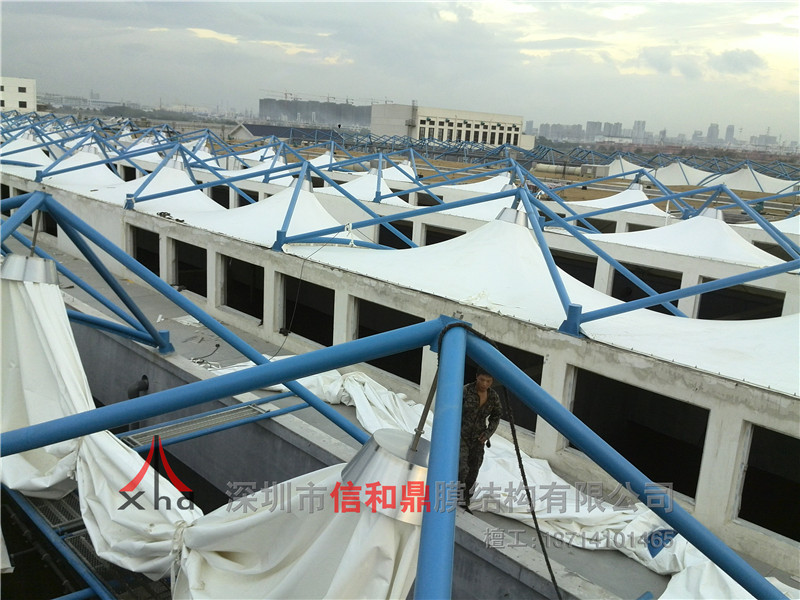 污水池反吊膜结构