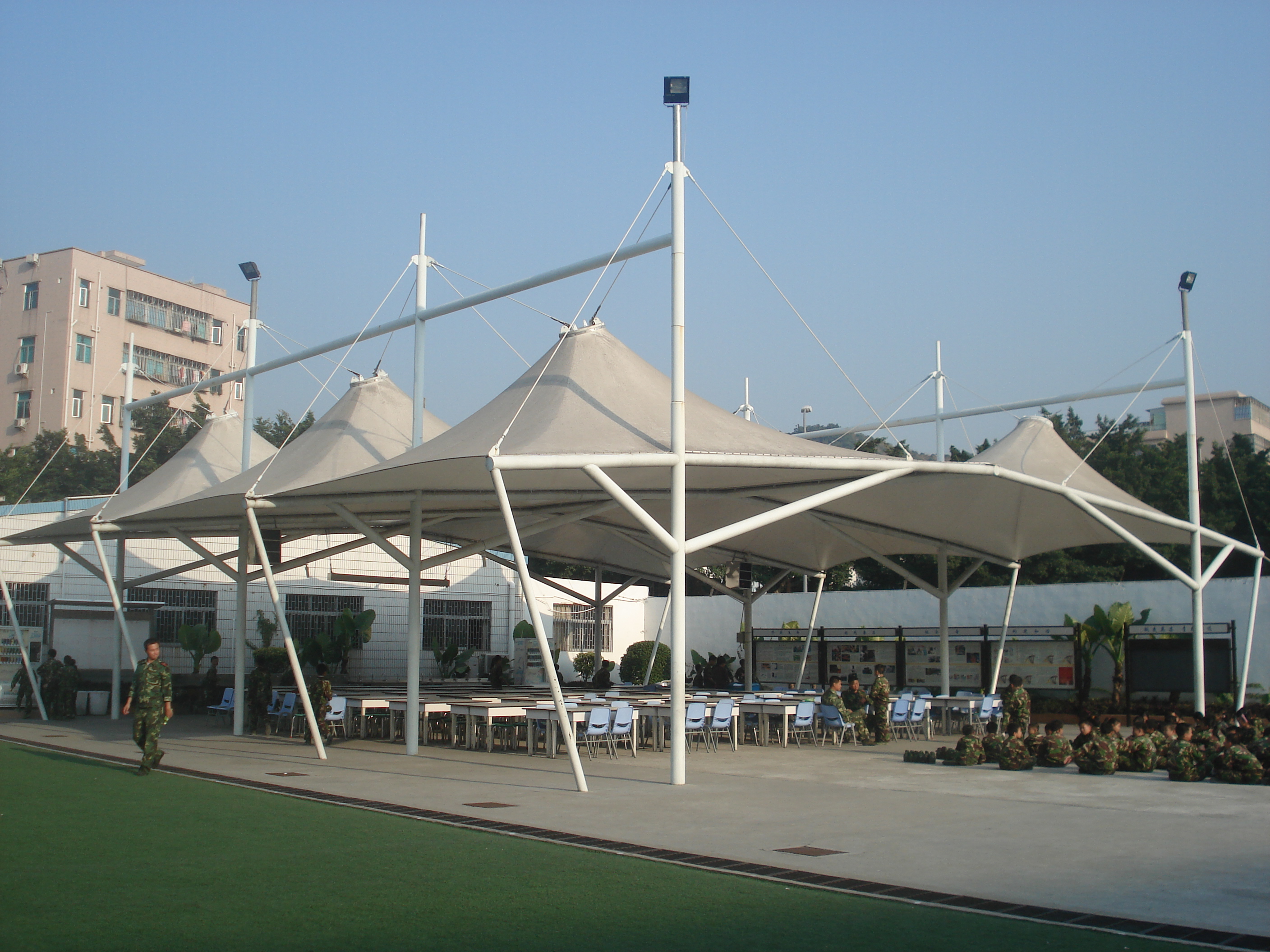 张拉膜结构遮阳棚