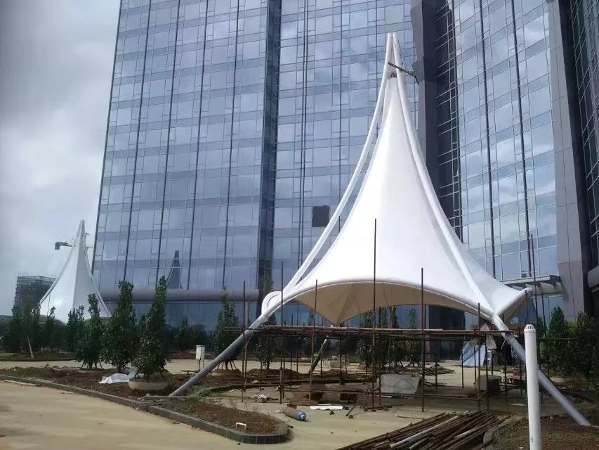 某商业大厦张拉膜结构景观遮阳棚工程案例