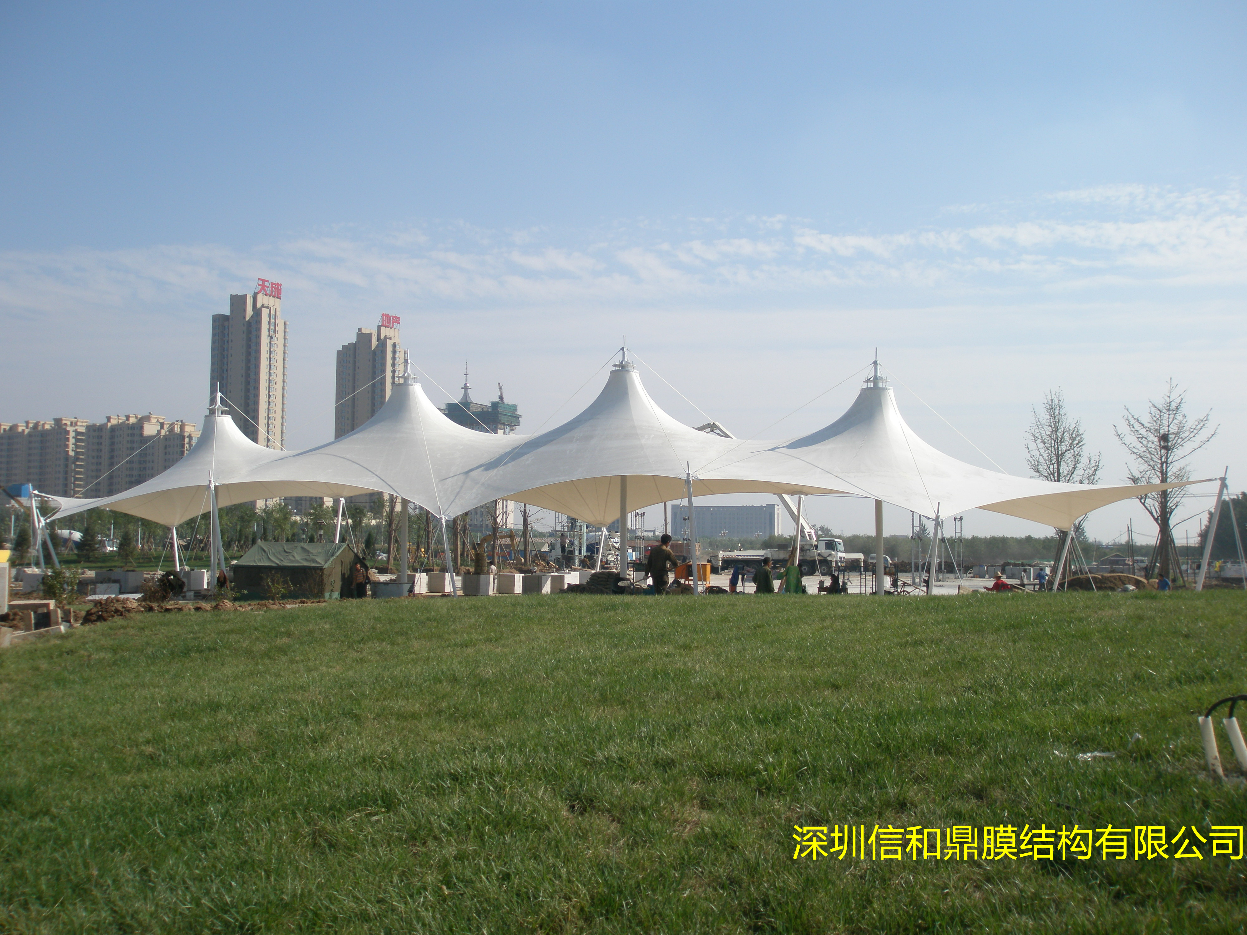 张拉膜结构景观遮阳棚图片