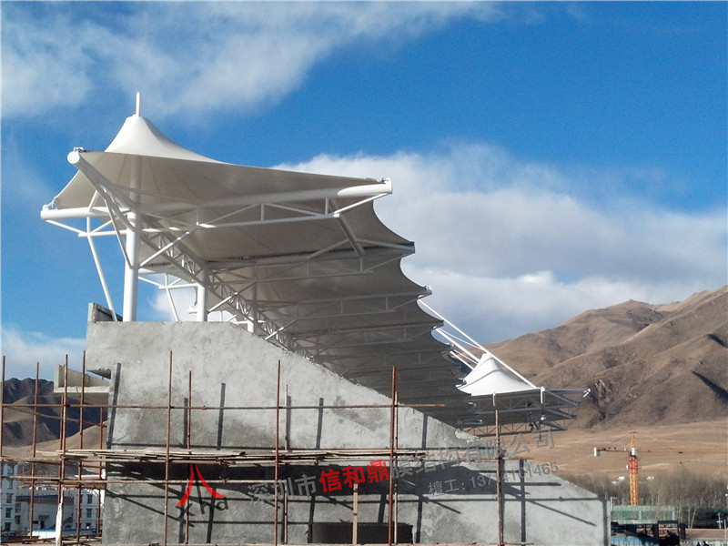 膜结构体育看台安装