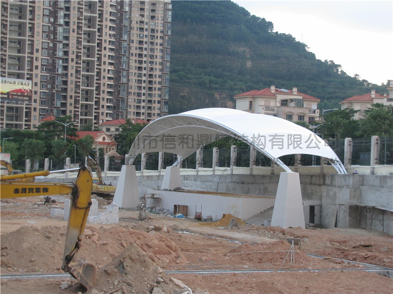 膜结构体育看台施工安装