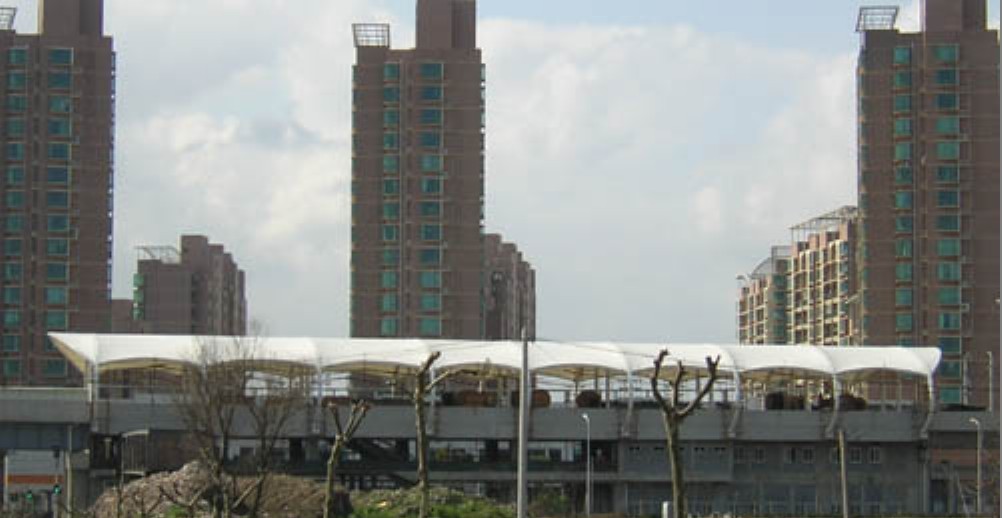 地铁站张拉膜结构停车棚