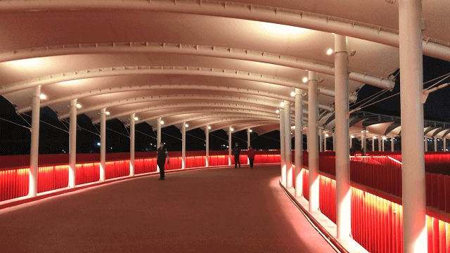 虹桥公园天桥张拉膜结构遮阳棚