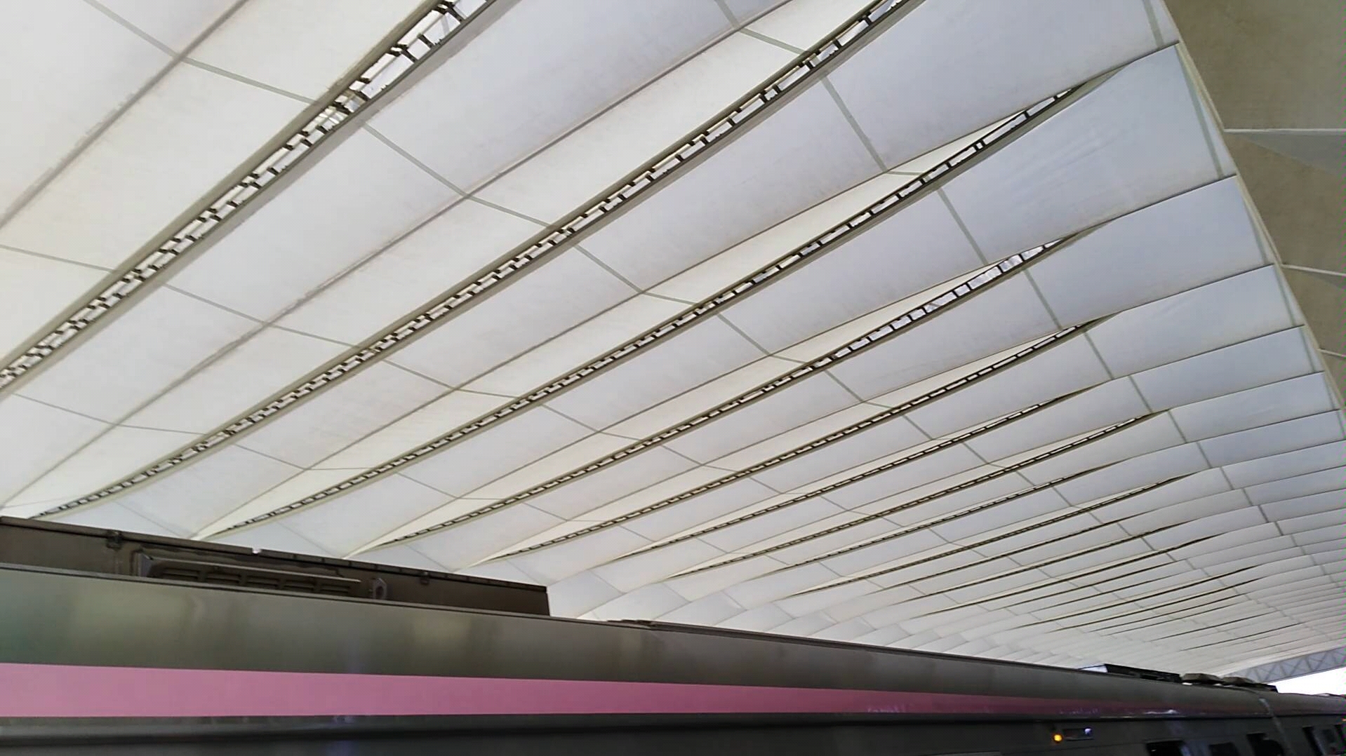 ptfe膜材料做的屋面