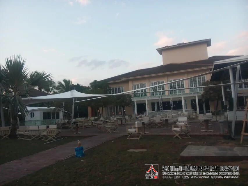 酒店张拉膜结构遮阳蓬图片